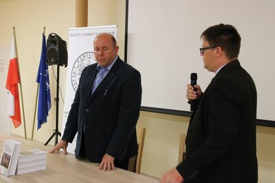 Spotkanie z dyrektorem Oddziału IPN w Białymstoku dr. hab. Piotrem Kardelą prowadził dr Paweł Warot, naczelnik OBEN