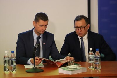 Minister edukacji narodowej Dariusz Piontkowski oraz prezes IPN dr Jarosław Szarek