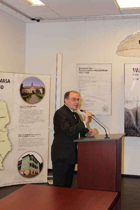 Zebranych powitał dyrektor białostockiego oddziału IPN Radosław Peterman