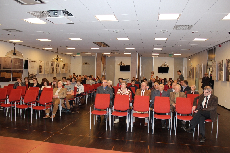 Kilkadziesiąt osób wysłuchało prelekcji i obejrzało film