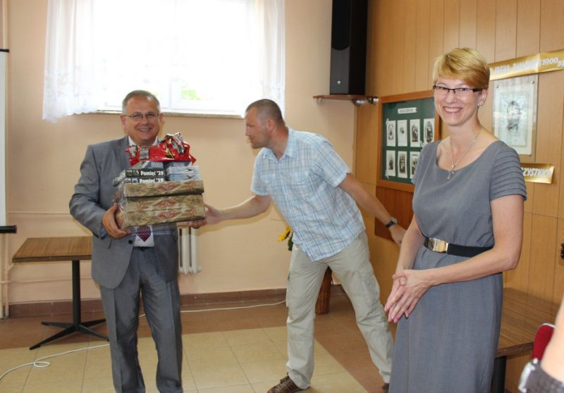 Wychowankowie otrzymali zestaw gier edukacyjnych