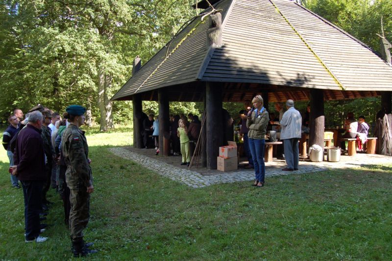 Dyrektor białostockiego oddziału IPN Barbara Bojaryn-Kazberuk wzięła udział w ostatnim dniu rajdu