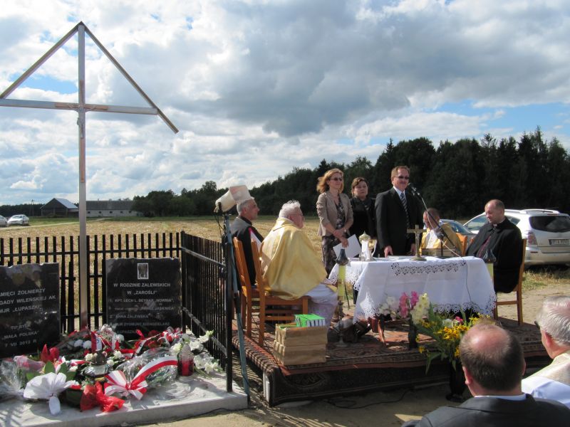 Listy okolicznościowe przeczytał naczelnik OBUiAD Eugeniusz Korneluk
