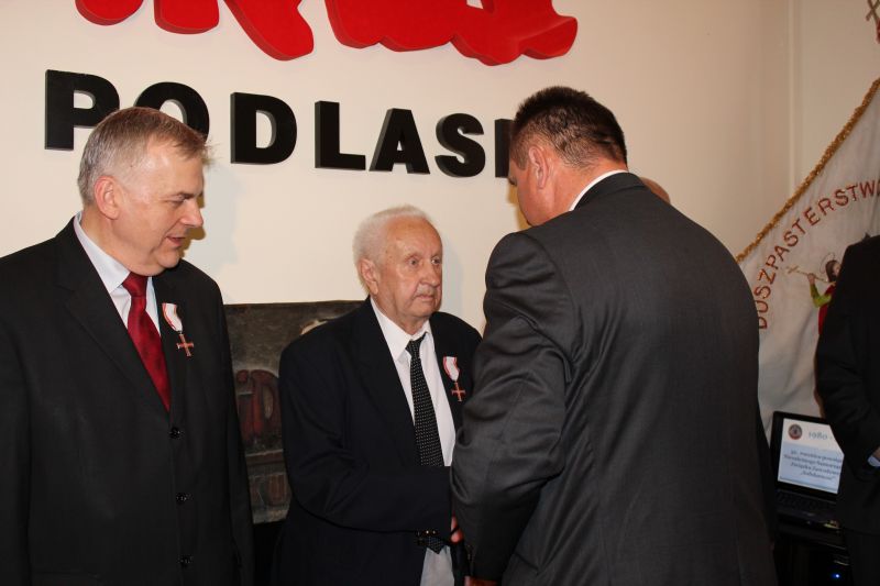 Wojewoda odznaczył Leopolda Staweckiego, jednego z liderów podziemnej „Solidarności