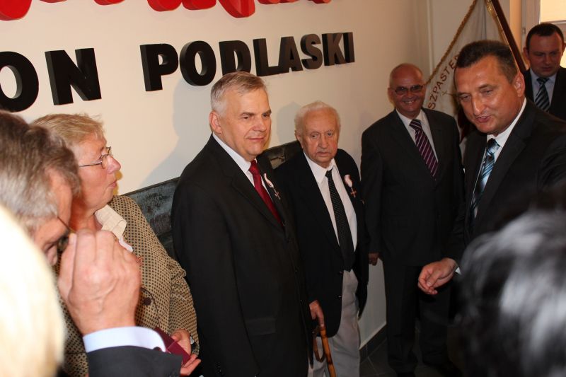 Odznaczeni: Grażyna Rynkiewicz, Bogusław Dębski, Leopold Stawecki i prof. Kazimierz Trzęsicki