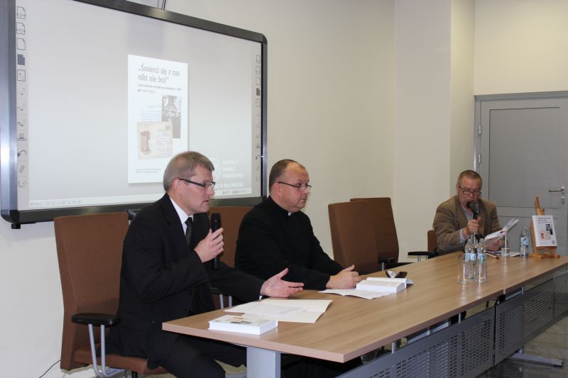 Fragmenty listów księży czytał red. Lech Pilarski z Polskiego Radia Białystok