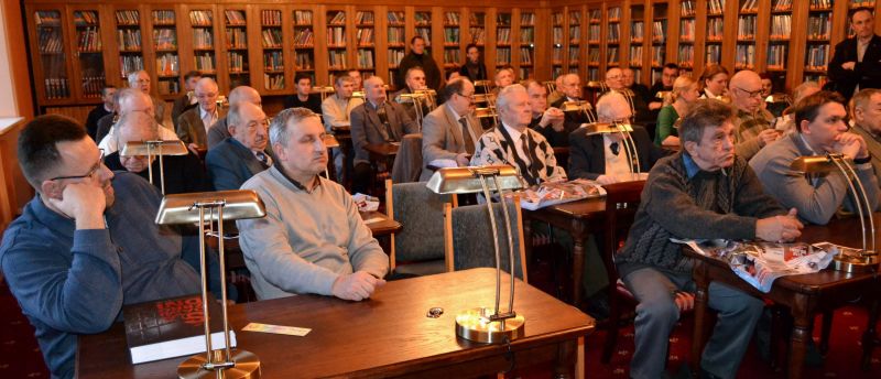 Uczestnicy promocji wypełnili czytelnię Książnicy Podlaskiej