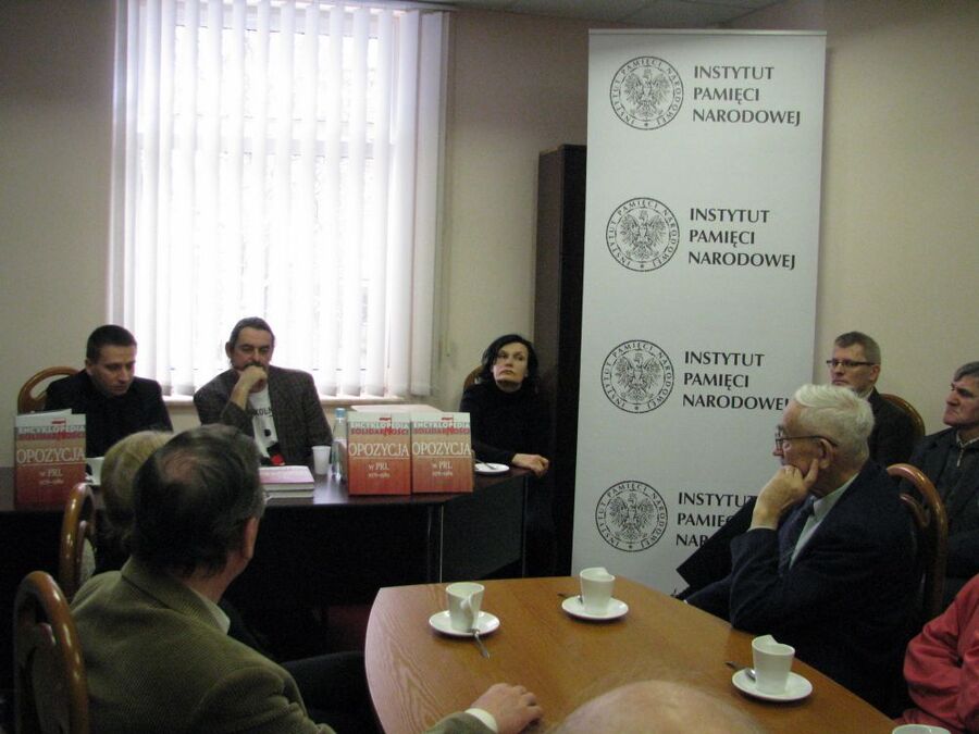 Po prawej Renata Gieszczyńska – regionaly pełnomocik projektu Encyklopedia Solidarności