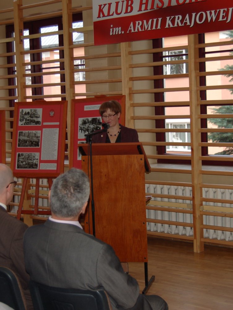 Uroczystą sesję Klubu otworzyła Prezes Danuta Kaszlej