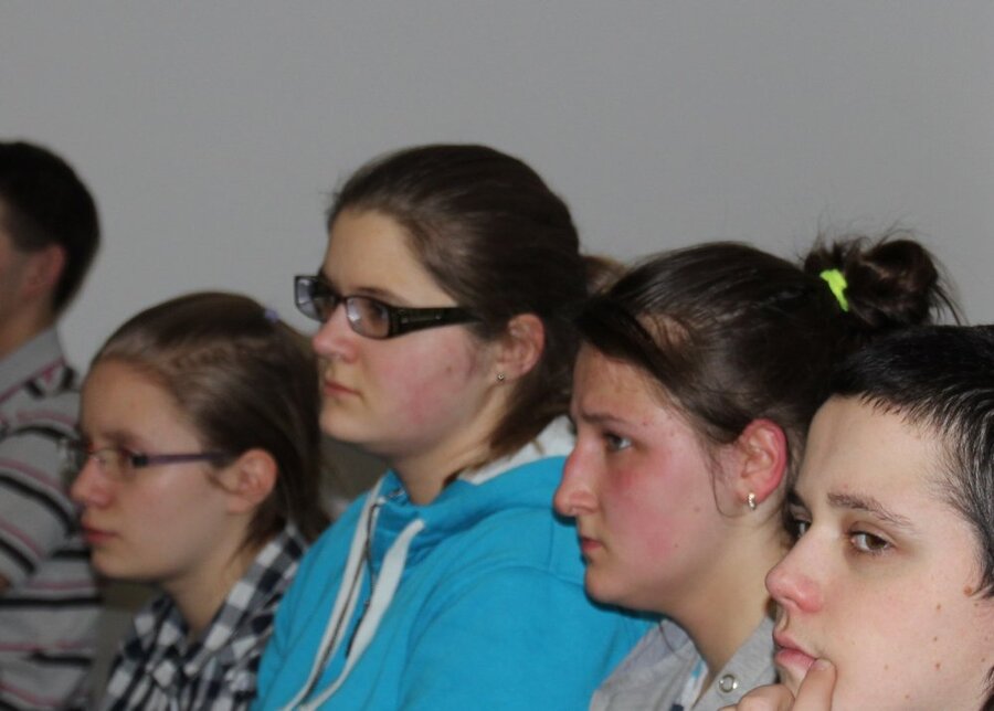 W spotkaniu uczestniczyła  m.in. grupka młodzieży 