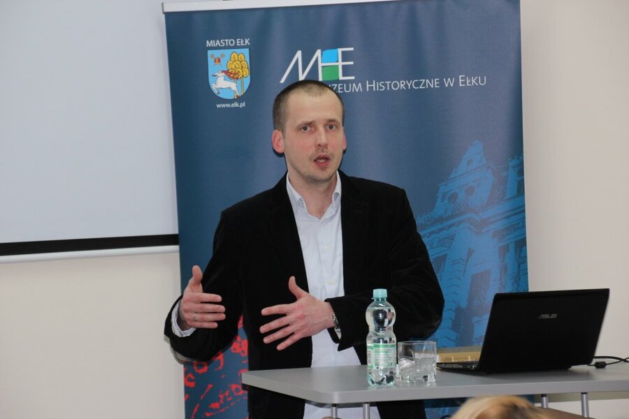 Autor odpowiadał na liczne pytania z sali