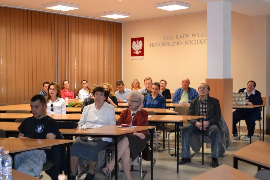 Dyskusji przysłuchiwało się kilkadziesiąt osób