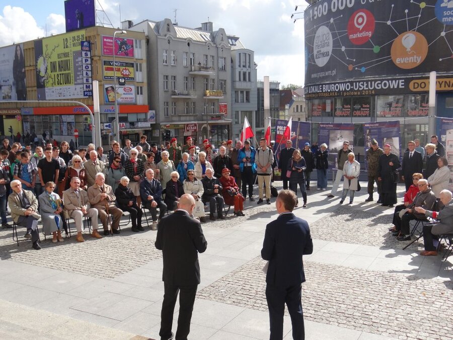Na oficjalne otwarcie wystawy „Polska Walcząca