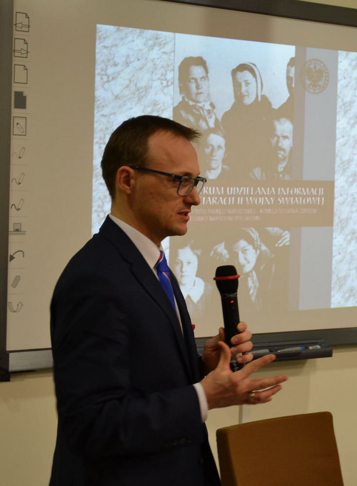 Dyrektor Rafał Leśkiewicz poinformował o sposobach uzyskiwania informacji o ofiarach wojny