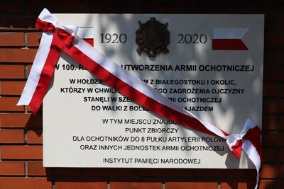Odsłonięcie tablicy poświęconej Armii Ochotniczej, fot. A. Piekarska