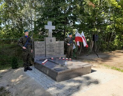 Uroczystości przy pomniku żołnierzy Wojska Polskiego, fot. Bogusław Łabędzki IPN