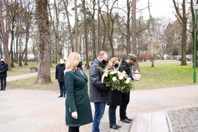 Dzień Pamięci Ofiar Zbrodni Katyńskiej, Delegacja IPN pod Pomnikiem Mordu Katyńskiego, fot. P. Bezubik IPN Białystok