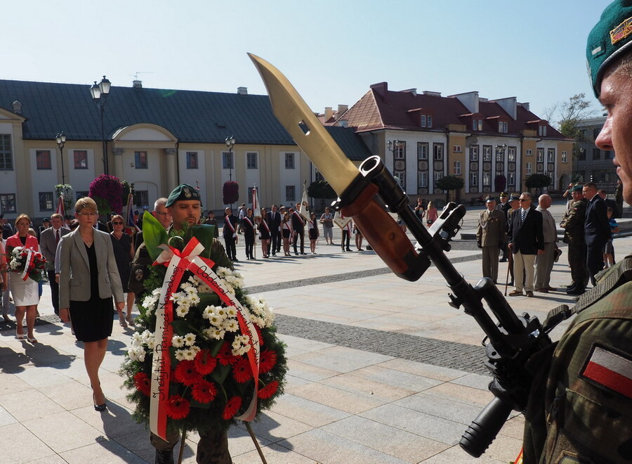 Kwiaty w imieniu Oddziału IPN w Białymstoku
