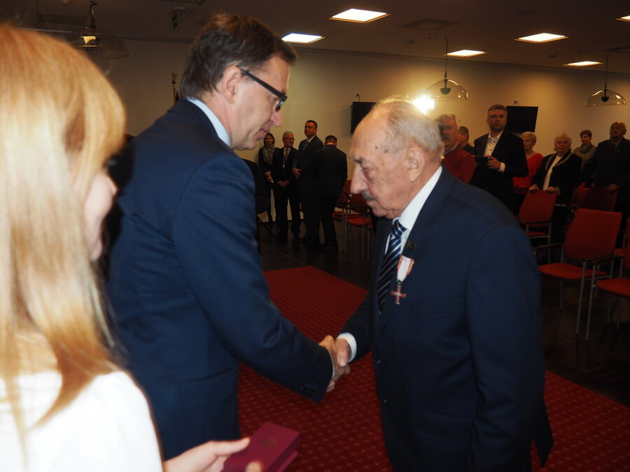 Uroczystość wręczenia Krzyży Wolności i Solidarności działaczom opozycji z Polski północno-wschodniej