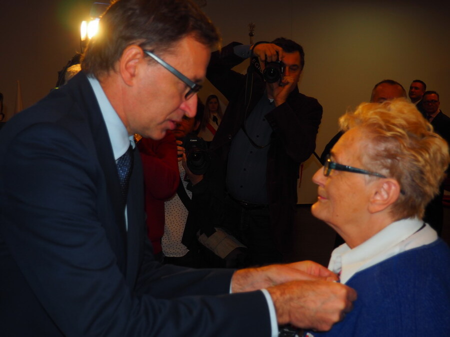 Uroczystość wręczenia Krzyży Wolności i Solidarności działaczom opozycji z Polski północno-wschodniej