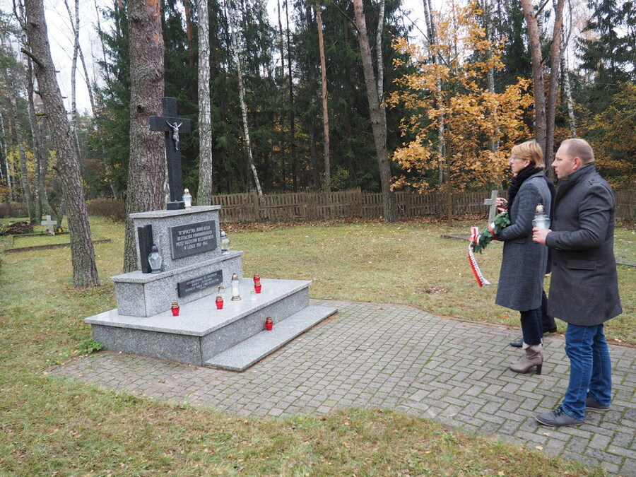 Zbiorowe mogiły ofiar zbrodni niemieckich w Grabówce