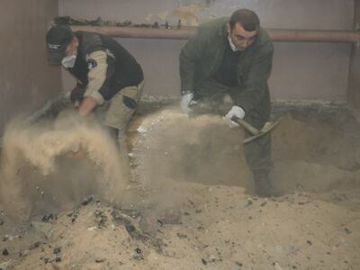 Prace ekshumacyjne w piwnicy budynku administracyjnego Aresztu Śledczego w Białymstoku