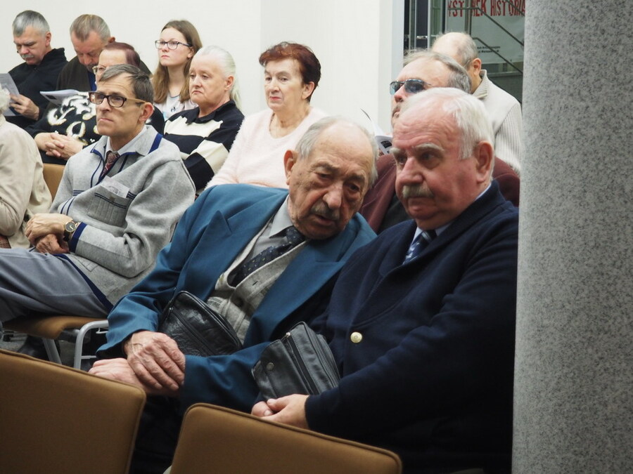 Publiczność obecna na wykładzie Jacka Pawłowicza pt. „Pałac cudów. Historia Aresztu śledczego MBP w Warszawie”