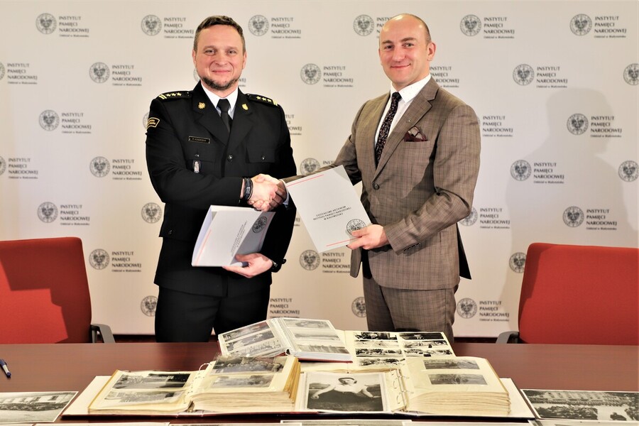 Archiwum Pełne Pamięci - darowizna od Komendy Powiatowej Państwowej Straży Pożarnej w Hajnówce - Białystok, 26 kwietnia 2023, fot. Natalia Krzywicka