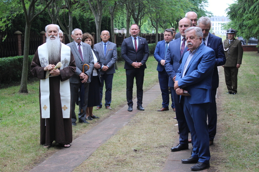 Odsłonięcia i poświęcenia pomnika upamiętniającego 50 łomżyńskich gimnazjalistów zamordowanych przez wojsko rosyjskie w 1863 roku - Łomża, 15 czerwca 2023 r., fot. Urząd Miejski w Łomży