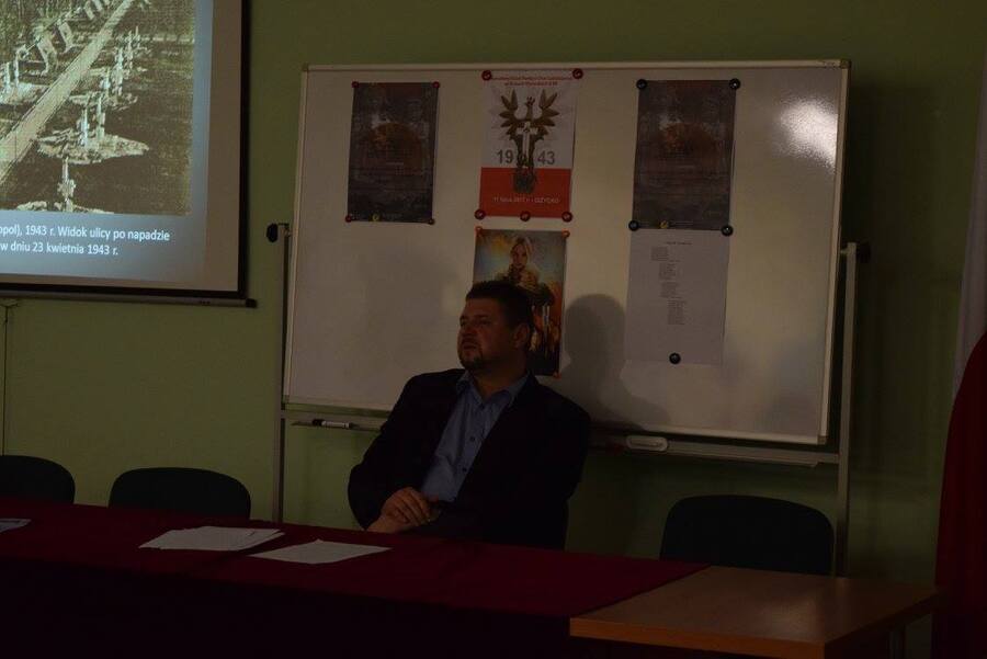 Wykład Sebastiana Nowakowskiego podczas otwarcia wystawy pt. „Wołyń 1943. Wołają z grobów których nie ma”