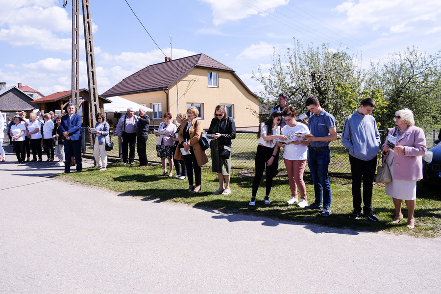 Uroczystość odsłonięcia tablicy upamiętniającej bunt przeciwko kolektywizacji rolnictwa w Olendach w 1954 roku - Olendy, 28 kwietnia 2024, fot. Paula Prudziłowicz (IPN)