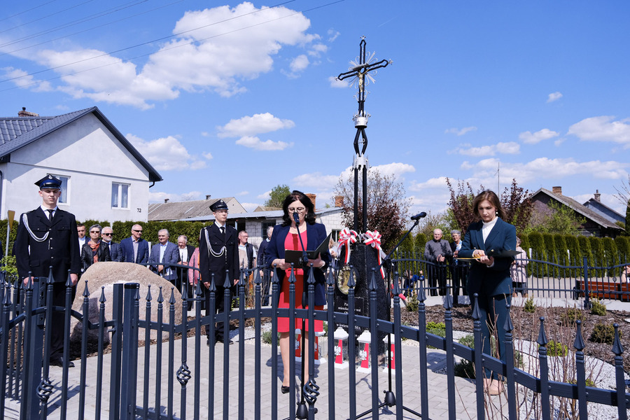 Uroczystość odsłonięcia tablicy upamiętniającej bunt przeciwko kolektywizacji rolnictwa w Olendach w 1954 roku - Olendy, 28 kwietnia 2024, fot. Paula Prudziłowicz (IPN)