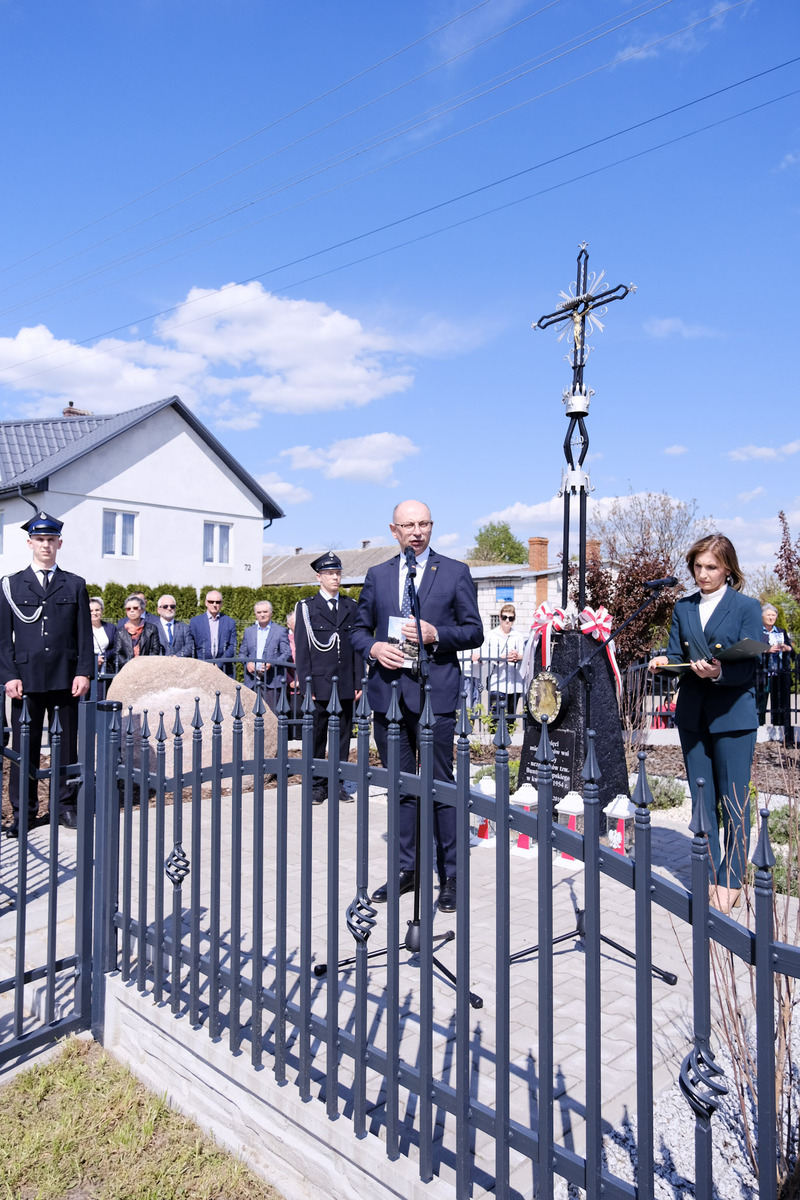 Uroczystość odsłonięcia tablicy upamiętniającej bunt przeciwko kolektywizacji rolnictwa w Olendach w 1954 roku - Olendy, 28 kwietnia 2024, fot. Paula Prudziłowicz (IPN)