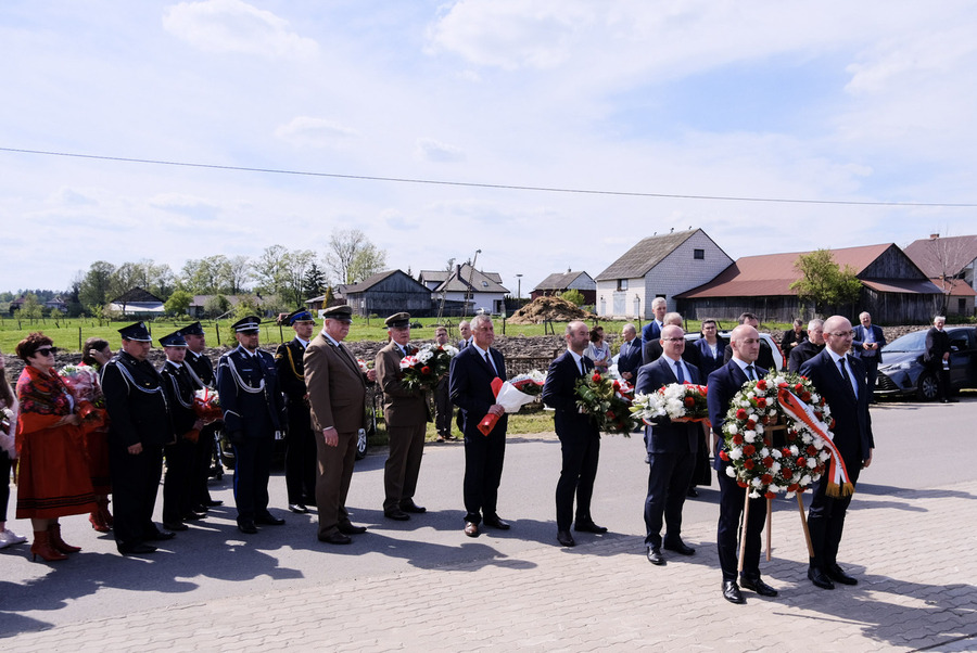 Uroczystość odsłonięcia tablicy upamiętniającej bunt przeciwko kolektywizacji rolnictwa w Olendach w 1954 roku - Olendy, 28 kwietnia 2024, fot. Paula Prudziłowicz (IPN)
