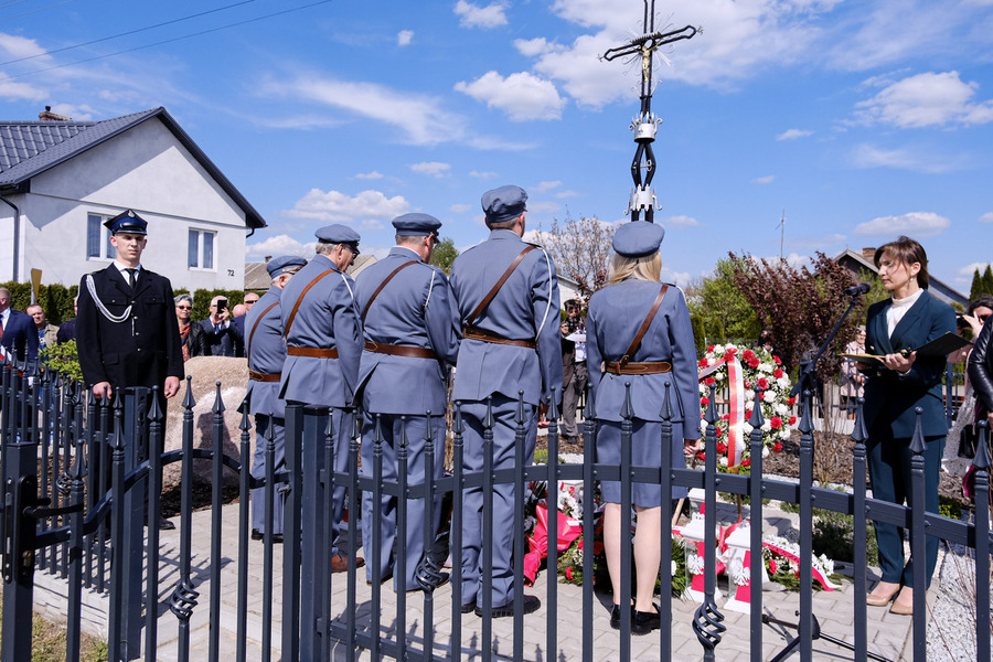 Uroczystość odsłonięcia tablicy upamiętniającej bunt przeciwko kolektywizacji rolnictwa w Olendach w 1954 roku - Olendy, 28 kwietnia 2024, fot. Paula Prudziłowicz (IPN)
