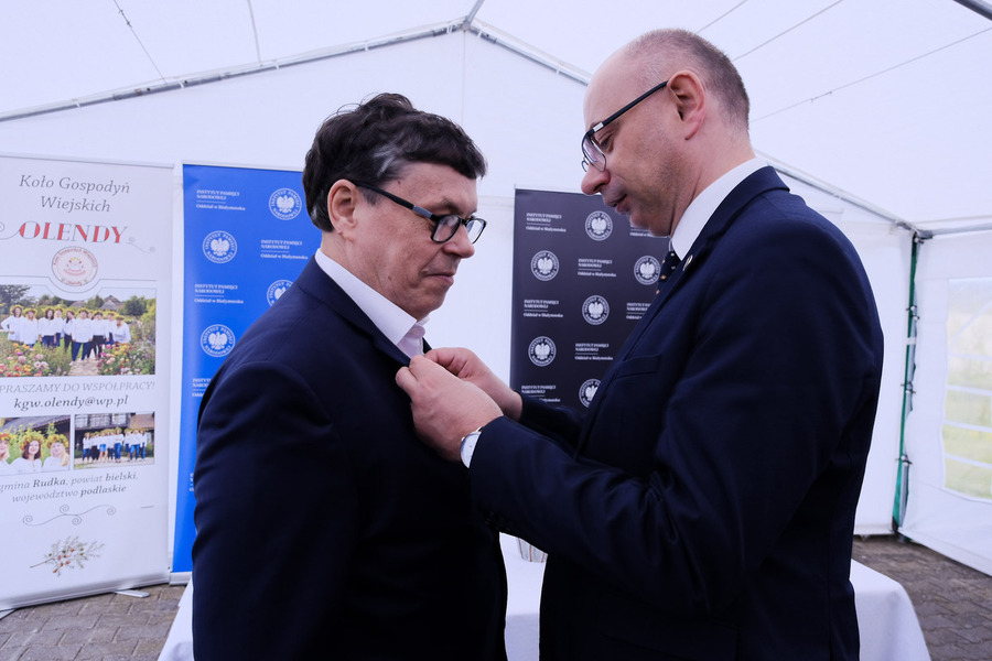 Uroczystość odsłonięcia tablicy upamiętniającej bunt przeciwko kolektywizacji rolnictwa w Olendach w 1954 roku - Olendy, 28 kwietnia 2024, fot. Paula Prudziłowicz (IPN)