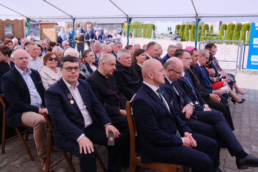 Uroczystość odsłonięcia tablicy upamiętniającej bunt przeciwko kolektywizacji rolnictwa w Olendach w 1954 roku - Olendy, 28 kwietnia 2024, fot. Paula Prudziłowicz (IPN)