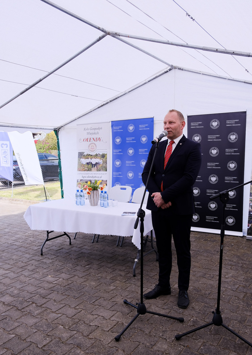 Uroczystość odsłonięcia tablicy upamiętniającej bunt przeciwko kolektywizacji rolnictwa w Olendach w 1954 roku - Olendy, 28 kwietnia 2024, fot. Paula Prudziłowicz (IPN)