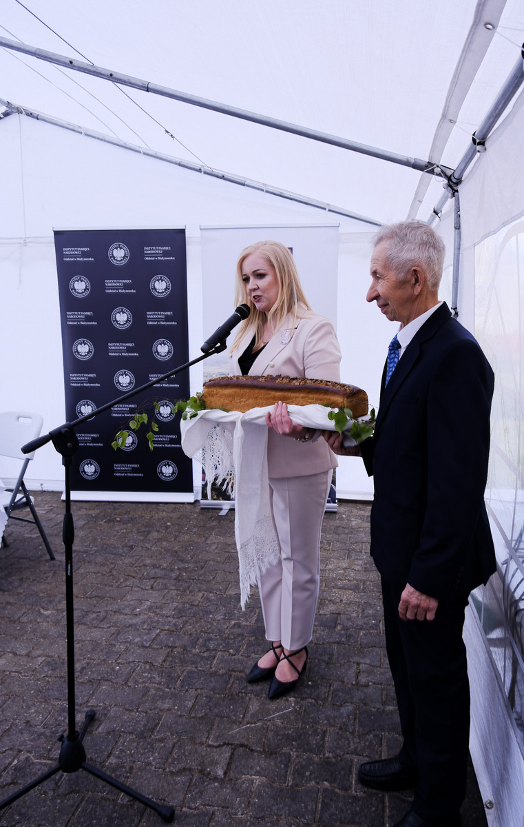 Uroczystość odsłonięcia tablicy upamiętniającej bunt przeciwko kolektywizacji rolnictwa w Olendach w 1954 roku - Olendy, 28 kwietnia 2024, fot. Paula Prudziłowicz (IPN)