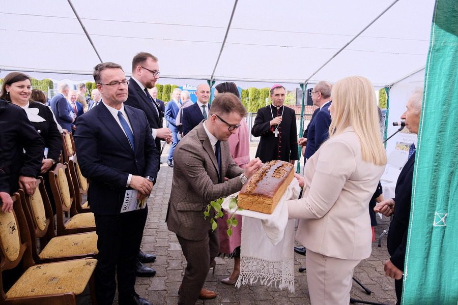 Uroczystość odsłonięcia tablicy upamiętniającej bunt przeciwko kolektywizacji rolnictwa w Olendach w 1954 roku - Olendy, 28 kwietnia 2024, fot. Paula Prudziłowicz (IPN)