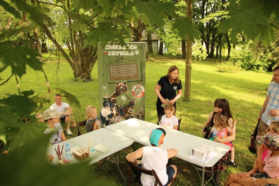 Piknik patriotyczny w Drozdowie – "Majówka u Lutosławskich", zorganizowany przez Muzeum Przyrody – Dwór Lutosławskich, 5 kwietnia 2024, fot. Bartosz Gawrylczyk (IPN)