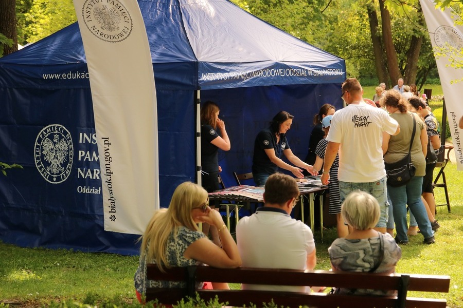 Piknik patriotyczny w Drozdowie – "Majówka u Lutosławskich", zorganizowany przez Muzeum Przyrody – Dwór Lutosławskich, 5 kwietnia 2024, fot. Bartosz Gawrylczyk (IPN)
