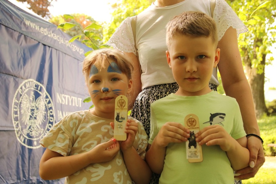 Piknik patriotyczny w Drozdowie – "Majówka u Lutosławskich", zorganizowany przez Muzeum Przyrody – Dwór Lutosławskich, 5 kwietnia 2024, fot. Bartosz Gawrylczyk (IPN)