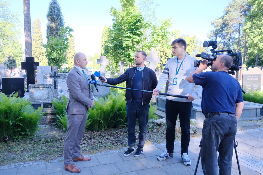 Oznaczenie grobu weterana ks. kan. mjr. Pawła Sargiewicza (03.04.1902 – 01.09.1967), kapelana 8. Pułku Artylerii Przeciwlotniczej Ciężkiej w czasie bitwy o Monte Cassino, Białystok 16.05.2024 r. fot. Paula Prudziłowicz (IPN)