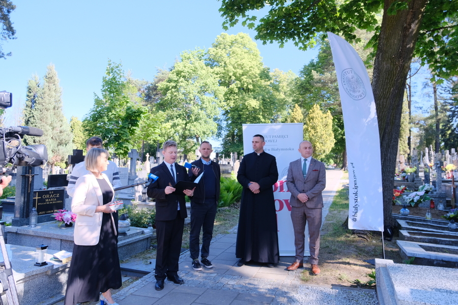 Oznaczenie grobu weterana ks. kan. mjr. Pawła Sargiewicza (03.04.1902 – 01.09.1967), kapelana 8. Pułku Artylerii Przeciwlotniczej Ciężkiej w czasie bitwy o Monte Cassino, Białystok 16.05.2024 r. fot. Paula Prudziłowicz (IPN)