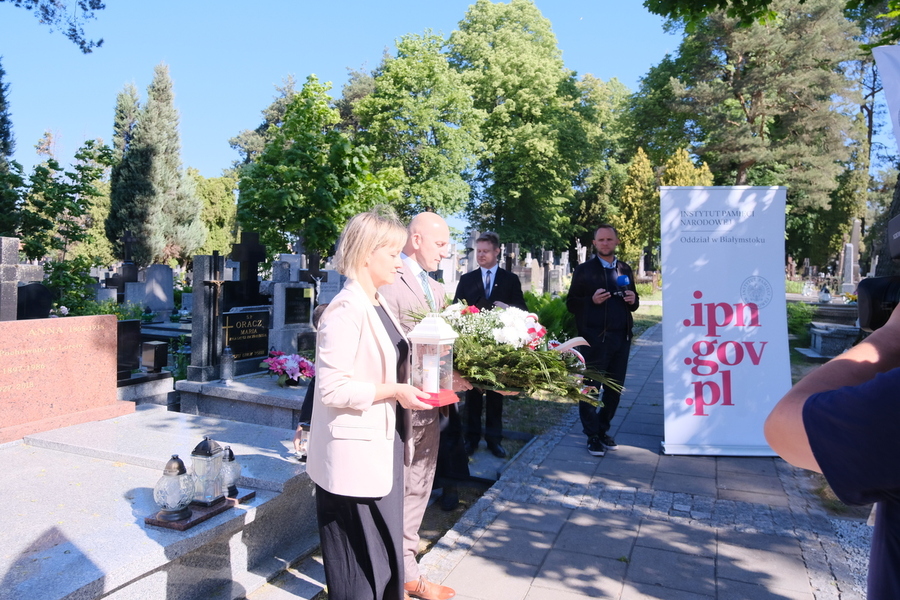 Oznaczenie grobu weterana ks. kan. mjr. Pawła Sargiewicza (03.04.1902 – 01.09.1967), kapelana 8. Pułku Artylerii Przeciwlotniczej Ciężkiej w czasie bitwy o Monte Cassino, Białystok 16.05.2024 r. fot. Paula Prudziłowicz (IPN)