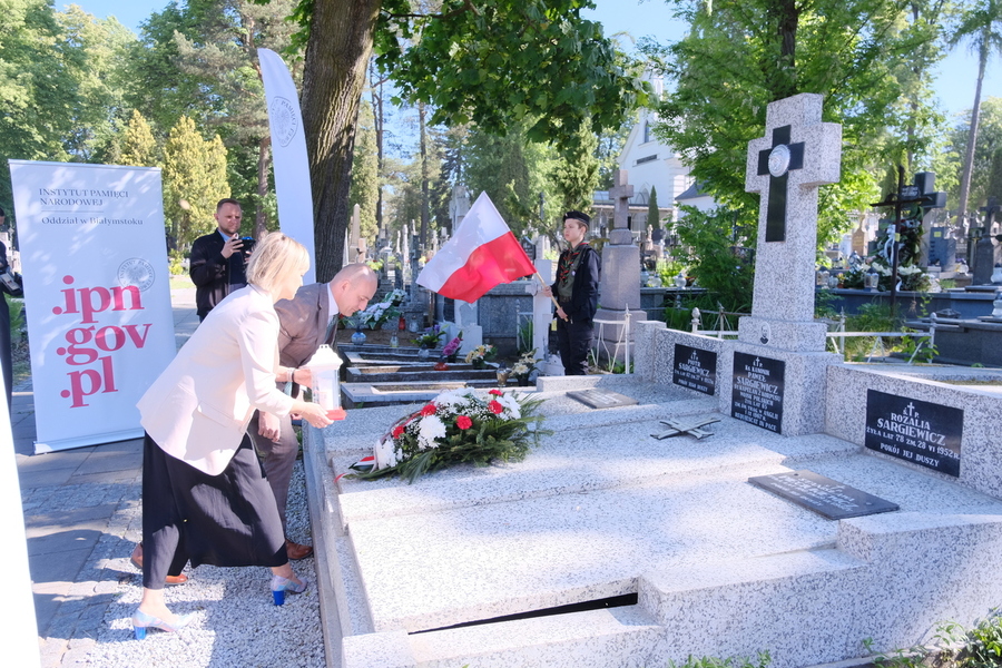 Oznaczenie grobu weterana ks. kan. mjr. Pawła Sargiewicza (03.04.1902 – 01.09.1967), kapelana 8. Pułku Artylerii Przeciwlotniczej Ciężkiej w czasie bitwy o Monte Cassino, Białystok 16.05.2024 r. fot. Paula Prudziłowicz (IPN)
