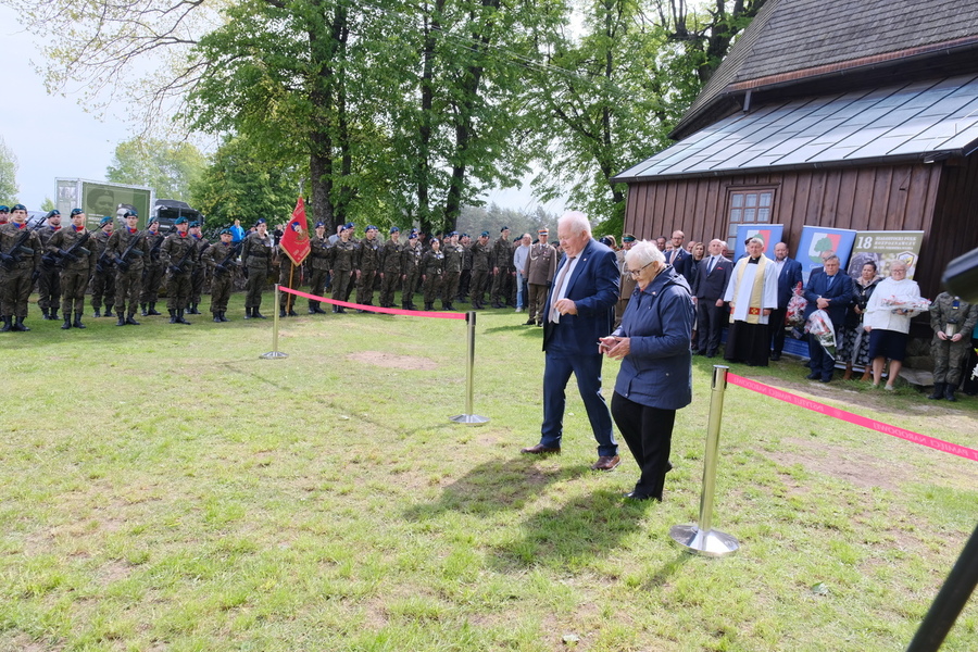 Poświęcenie wyremontowanego grobu gen. bryg. Nikodema Sulika oraz odsłonięcie tablicy zawierającej jego rys biograficzny – 10 maja 2024. Fot. Paula Prudziłowicz (IPN)
