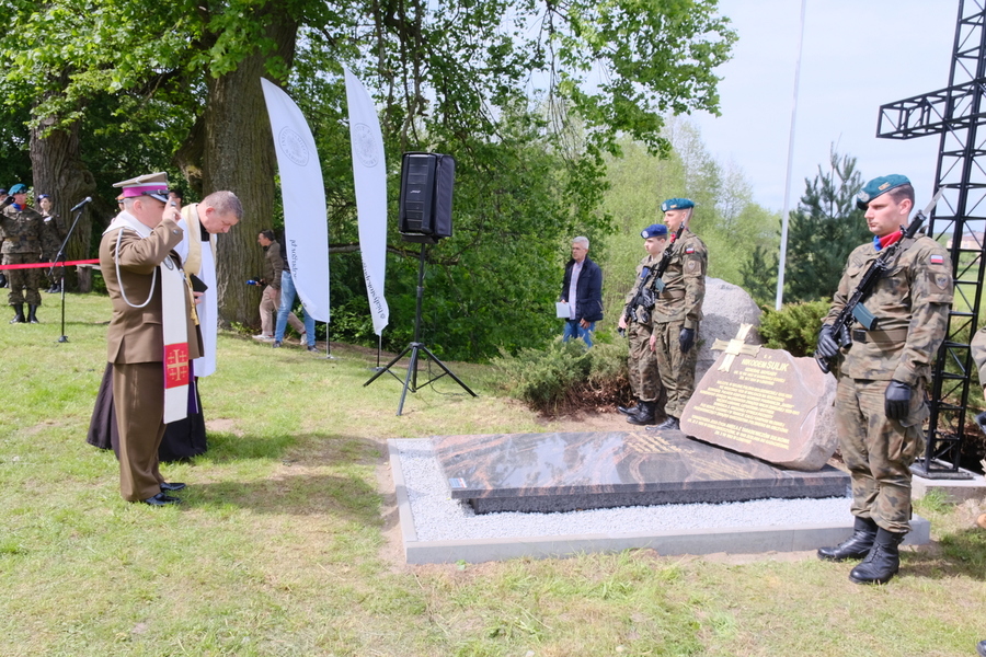 Poświęcenie wyremontowanego grobu gen. bryg. Nikodema Sulika oraz odsłonięcie tablicy zawierającej jego rys biograficzny – 10 maja 2024. Fot. Paula Prudziłowicz (IPN)
