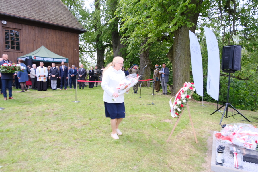 Poświęcenie wyremontowanego grobu gen. bryg. Nikodema Sulika oraz odsłonięcie tablicy zawierającej jego rys biograficzny – 10 maja 2024. Fot. Paula Prudziłowicz (IPN)